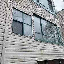 Soft washing vinyl siding building complex tsawwassen bc 001