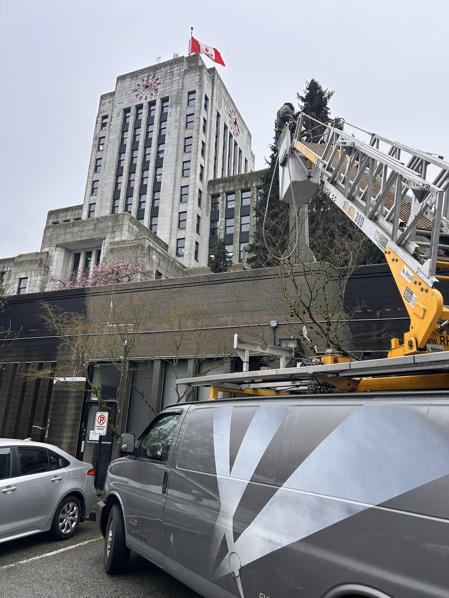 Vancouver City Hall - Amazing Commercial Pressure Washing Transformation